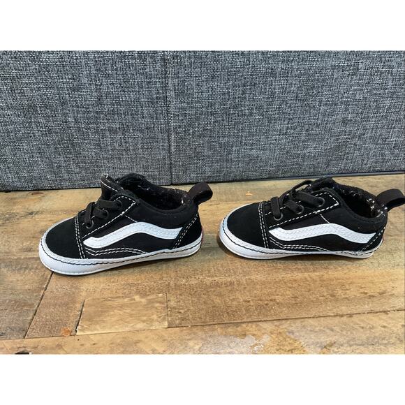 VANS Crib Old Skool Baby Shoes Black/True White Infant Size 4 Ships Free - Picture 2 of 6